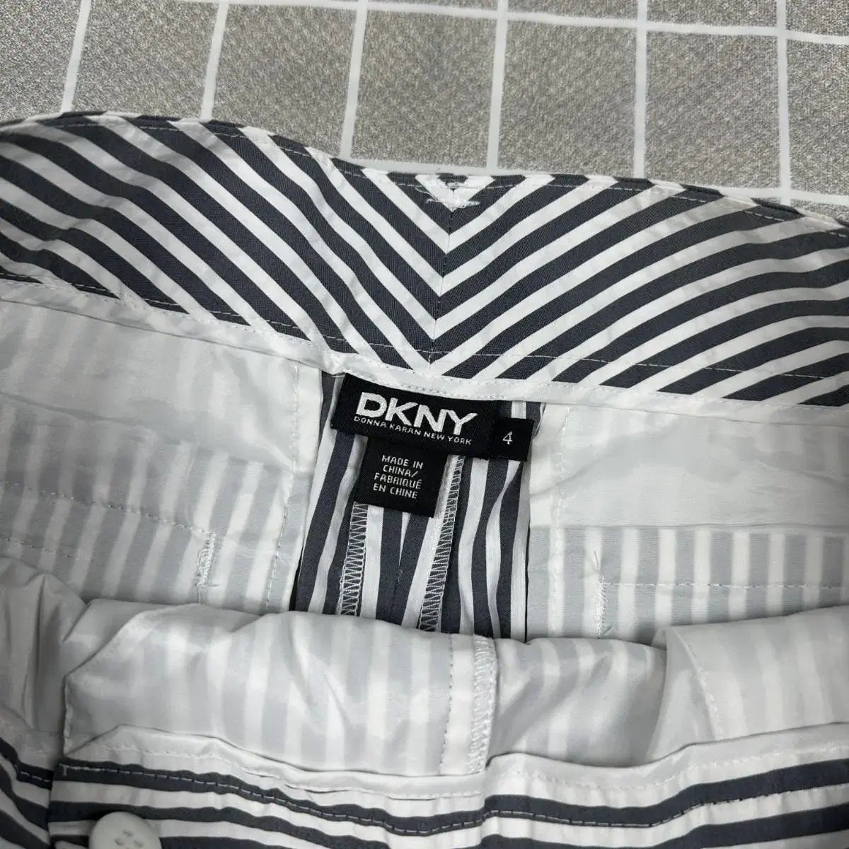 DKNY 마 린넨 반바지