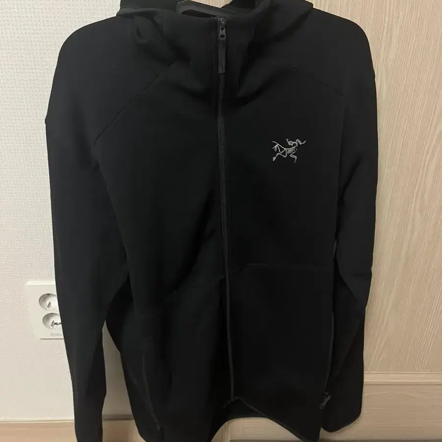 아크테릭스 Kyanite AR Hoody (Black)