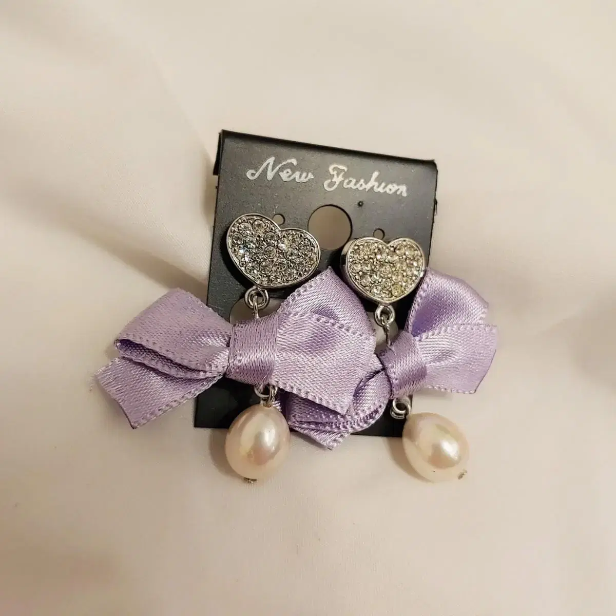 bora, Ribbon Heart Cubic Earrings