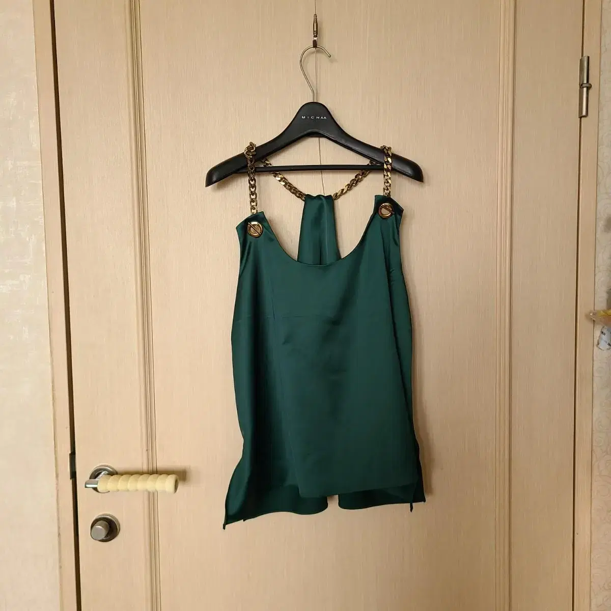 Gold Chain Bootina Green Blouse