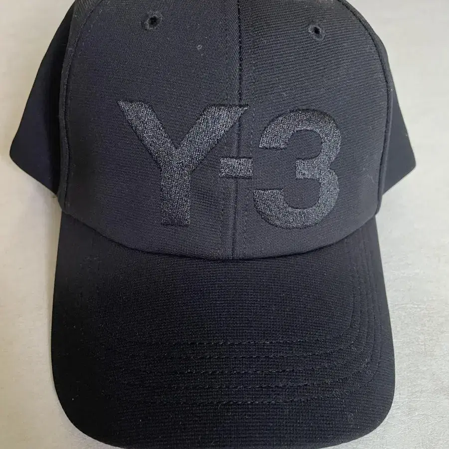 Y-3 로고 캡