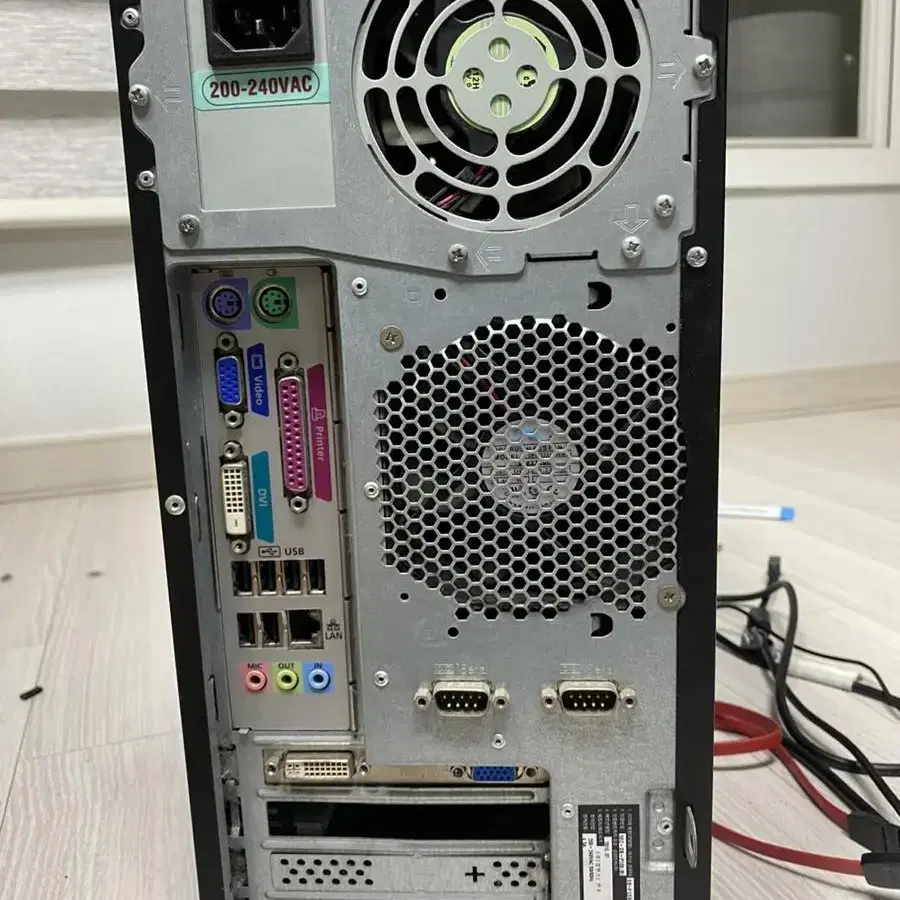 삼성 데스크탑 q8400(램4기가,g210)