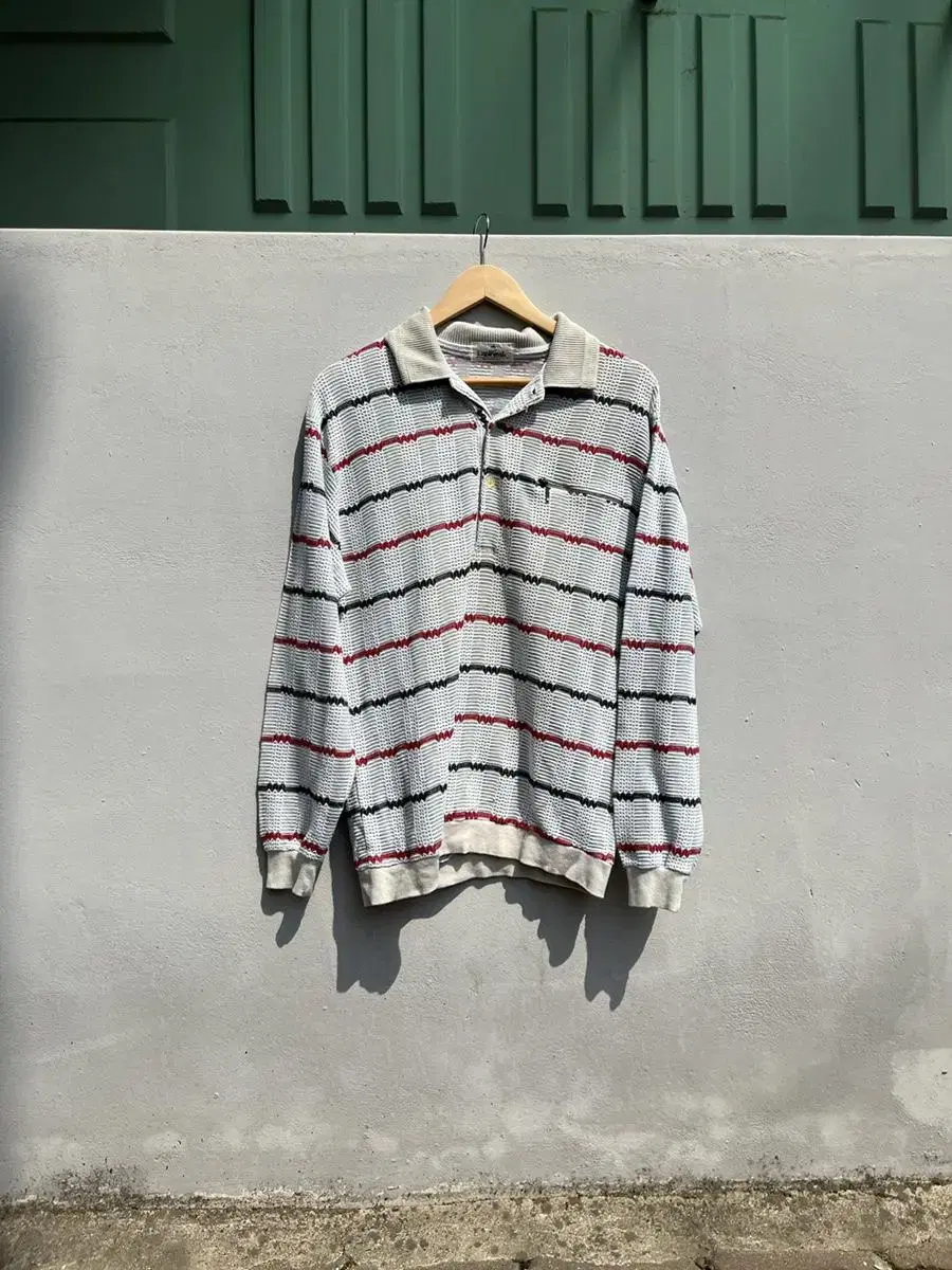 80s vital sign pattern collar neck knit