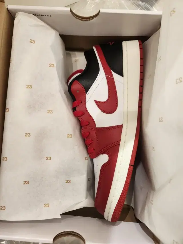 나이키  jordan 1 low  짐레드  275 팝니다