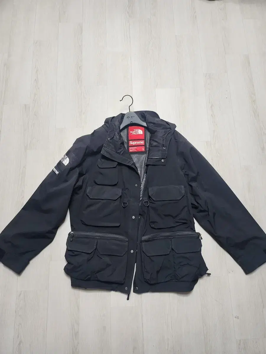 XL Supreme The North Face Cargo Black Mint Keum Size Chuncheon