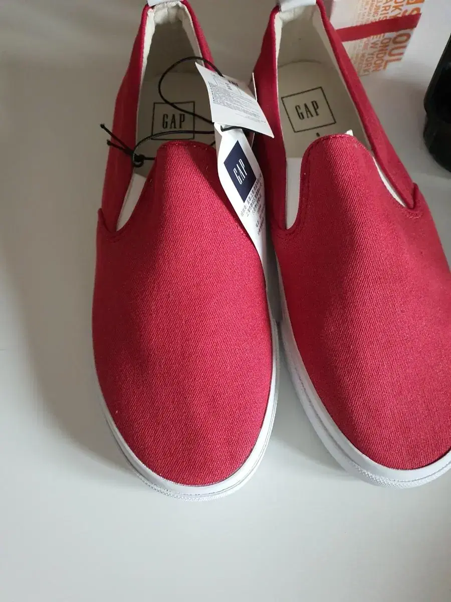 GAP Red E.Ji Slip-On (New Product)