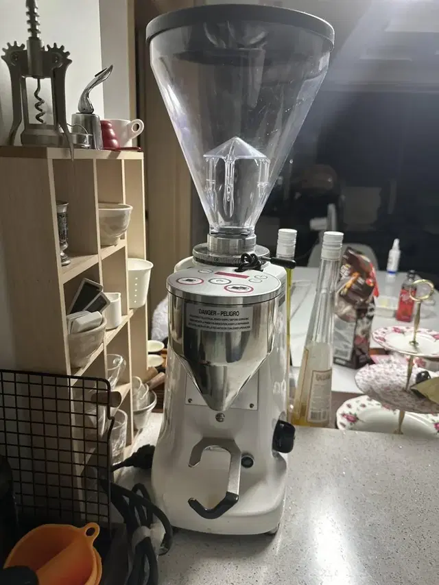 Mazzer 커피머신 (그라인더)5개월 사용, 새상품 100만원