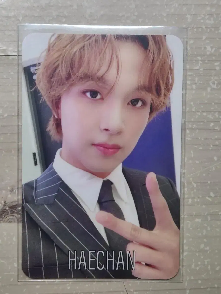 Loveholic A haechan photocard wts