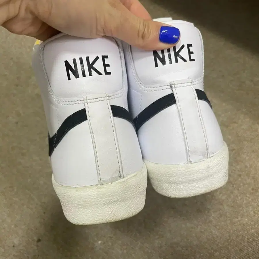 [nike] 나이키 블레이저 미드 77  230mm