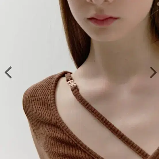 소프트서울 ONE-SHOULDER LONG SLEEVES TOP 원숄더탑