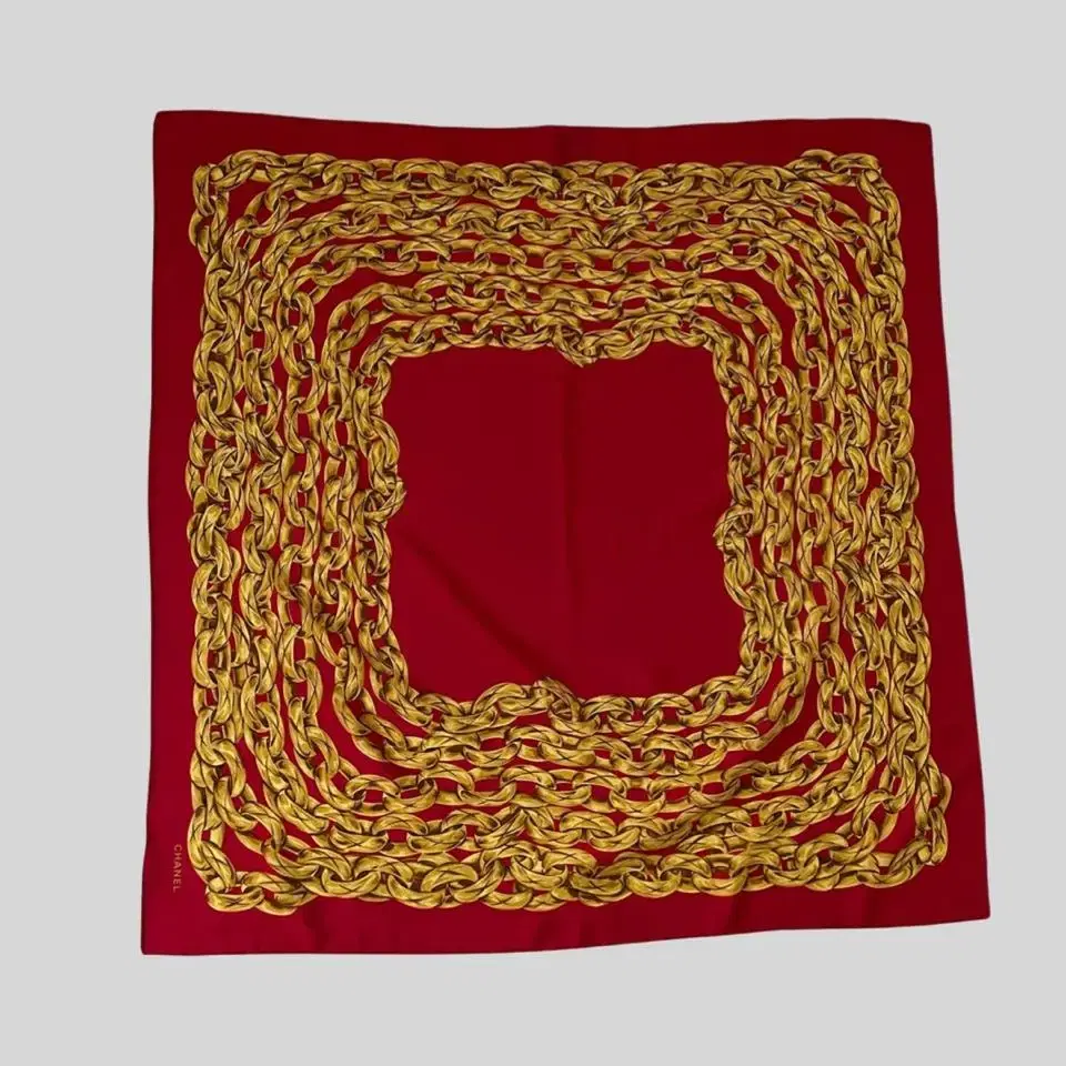 (CHANEL)red ethnic scarf