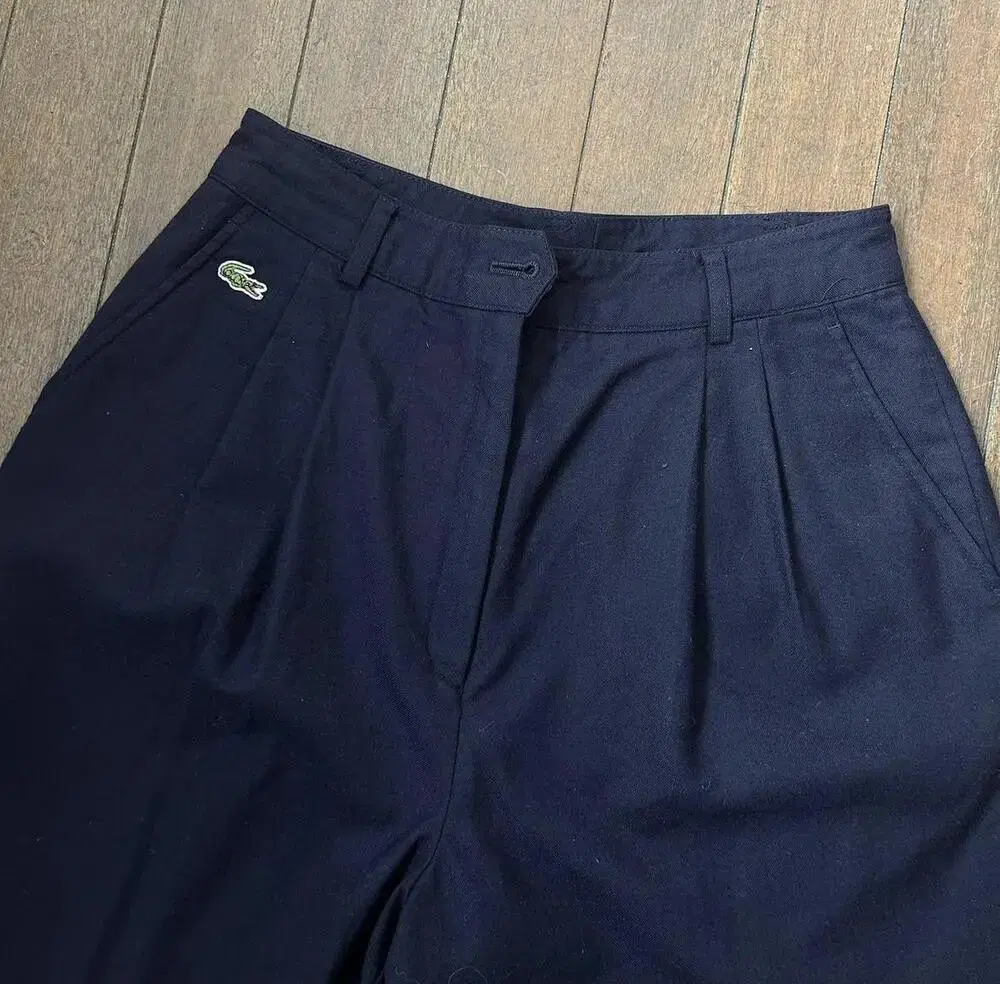 9021 - Lacoste Navy Wool Short Pants