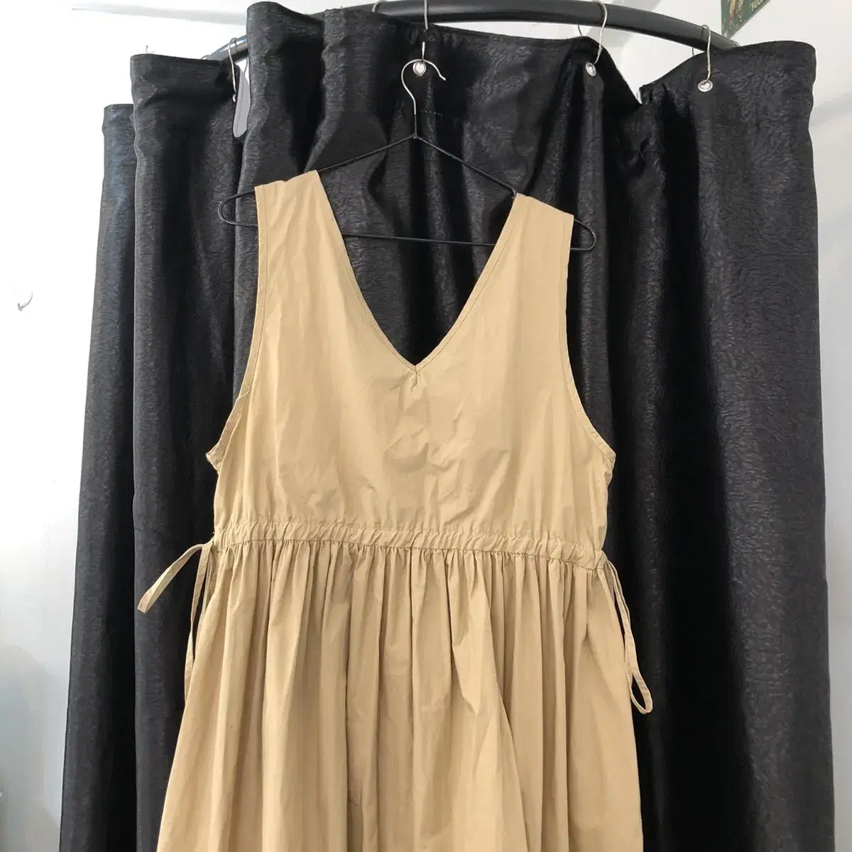 Vintage Bunny 0415 beige sleeveless op