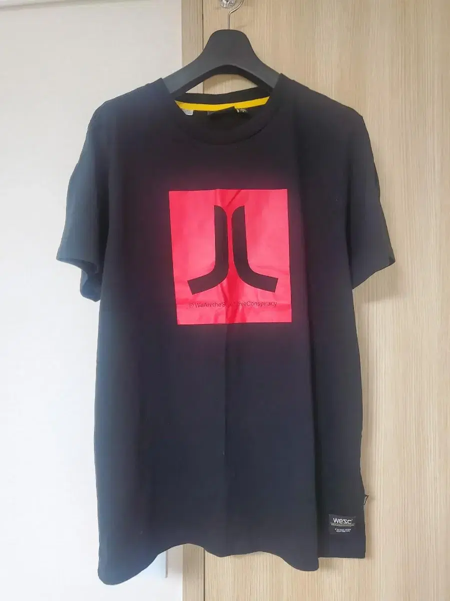 WESC Short Sleeve T-Shirt XL