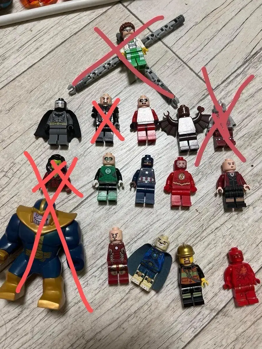 LEGO figures (defective)