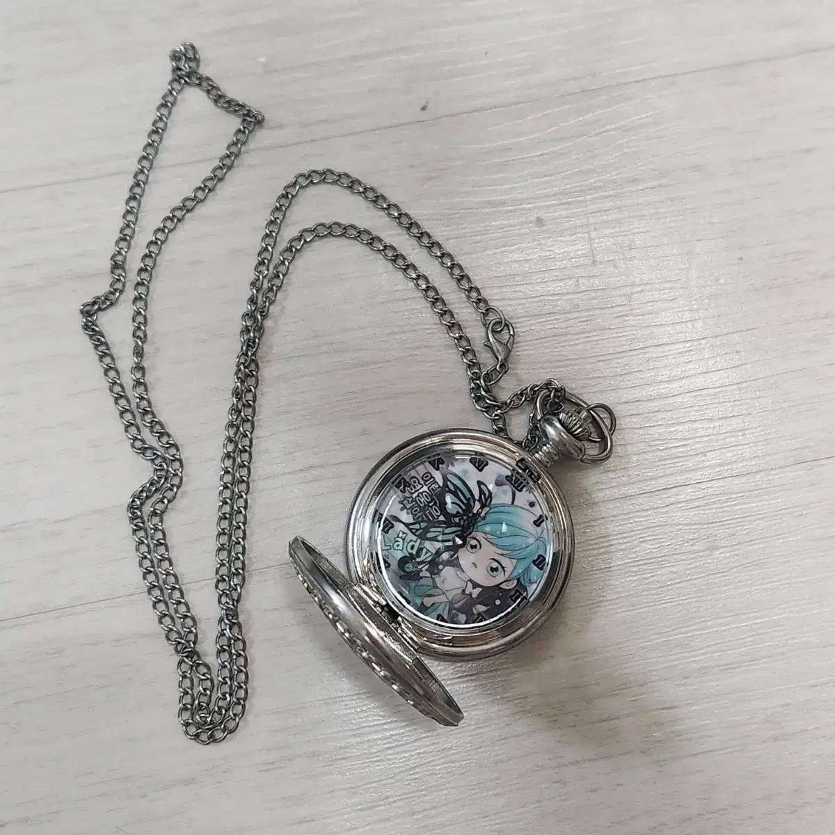 Lee Young-sik pocket watch