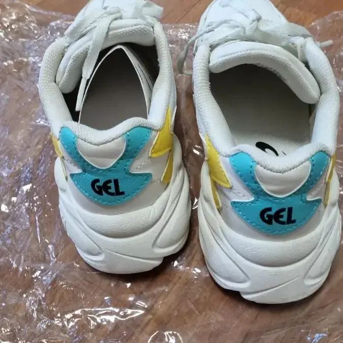 아식스겔 gel1022a207사이즈US5