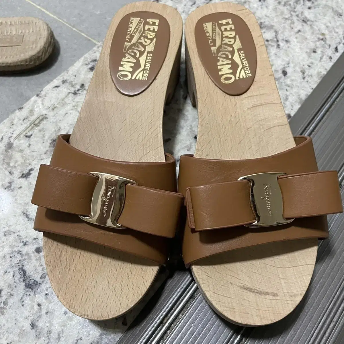 Peregamo Camel Brown Leather Wood Sandals Slippers 230