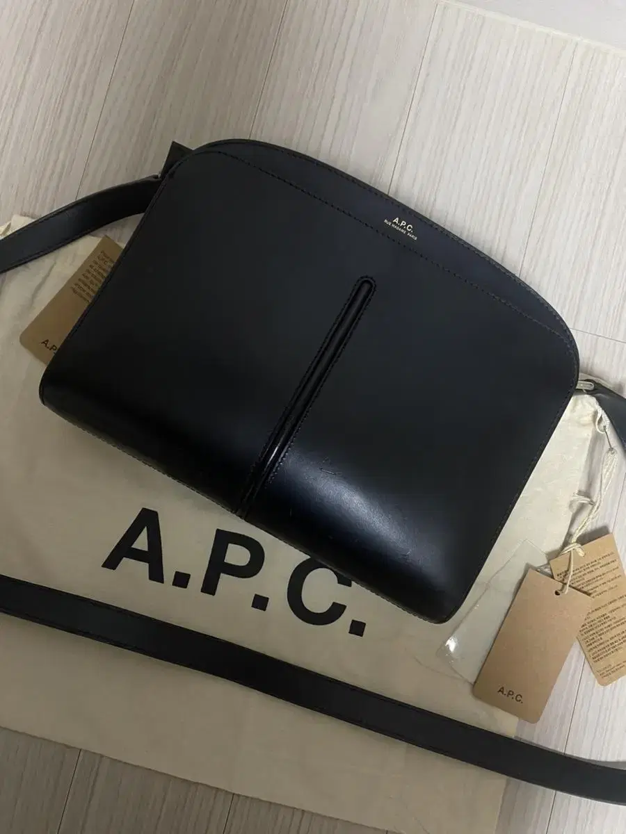 A.P.C 아페쎄 오렐리백