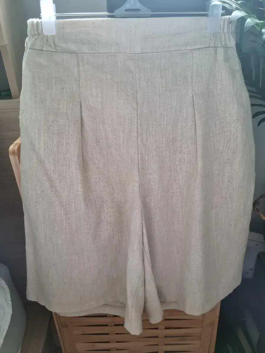 Linen Bermuda shorts