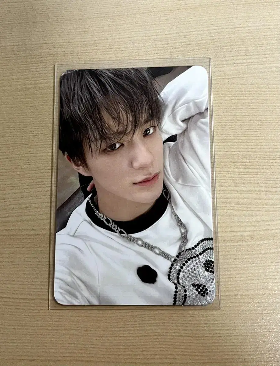 Luggage jeno photocard