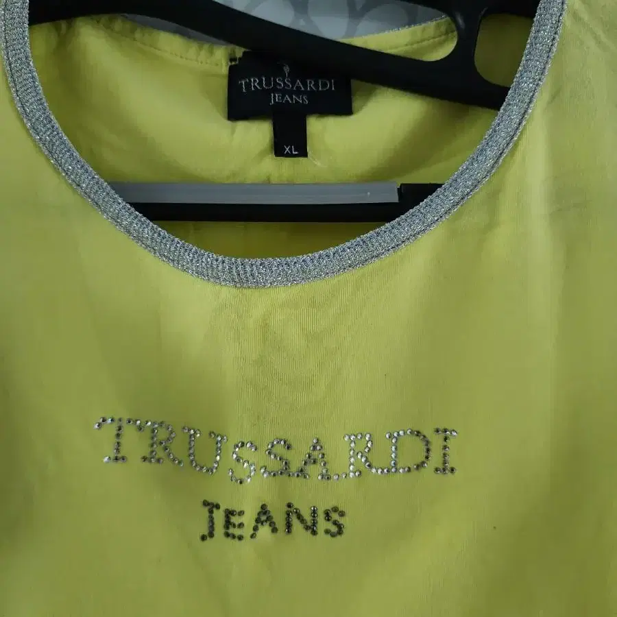 TRUSSARDI  JEANS  노랑이티 새제품