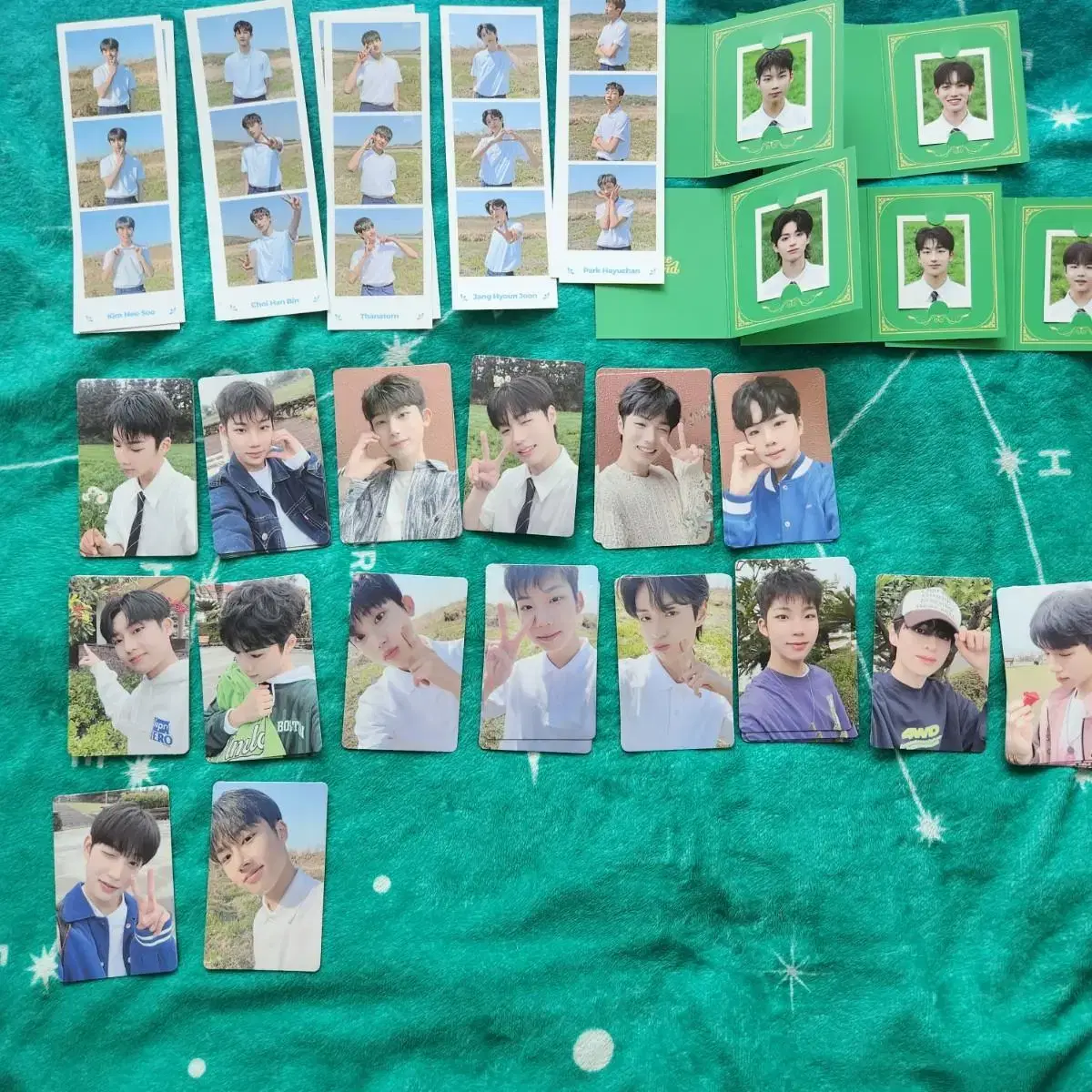 The Wind Photocard, Album Components