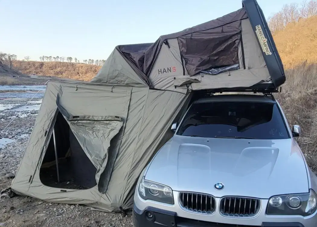 HansCamping Rooftop Tent and Towing Device