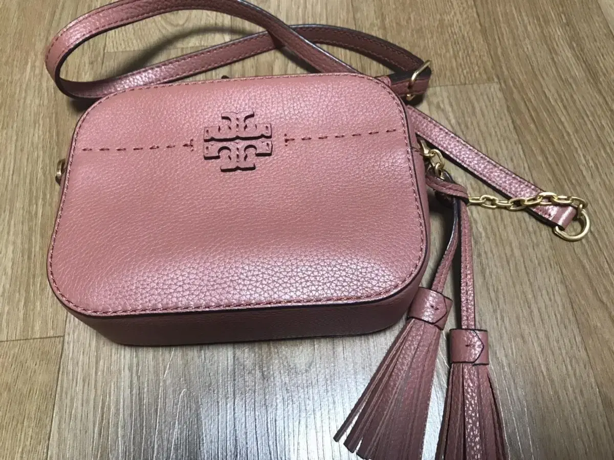 Tory Burch Leather Cassette Bag (20*15*7) Price Drop