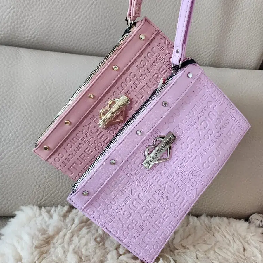 Juicy Couture 쿨톤 웜톤 쥬시꾸뛰르 클러치 손목지깁 딸기우유