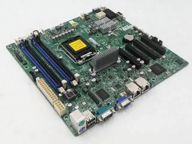 E3-1230+슈퍼마이크로 X9SCM+램16GB+라이저 카드 PCI-E