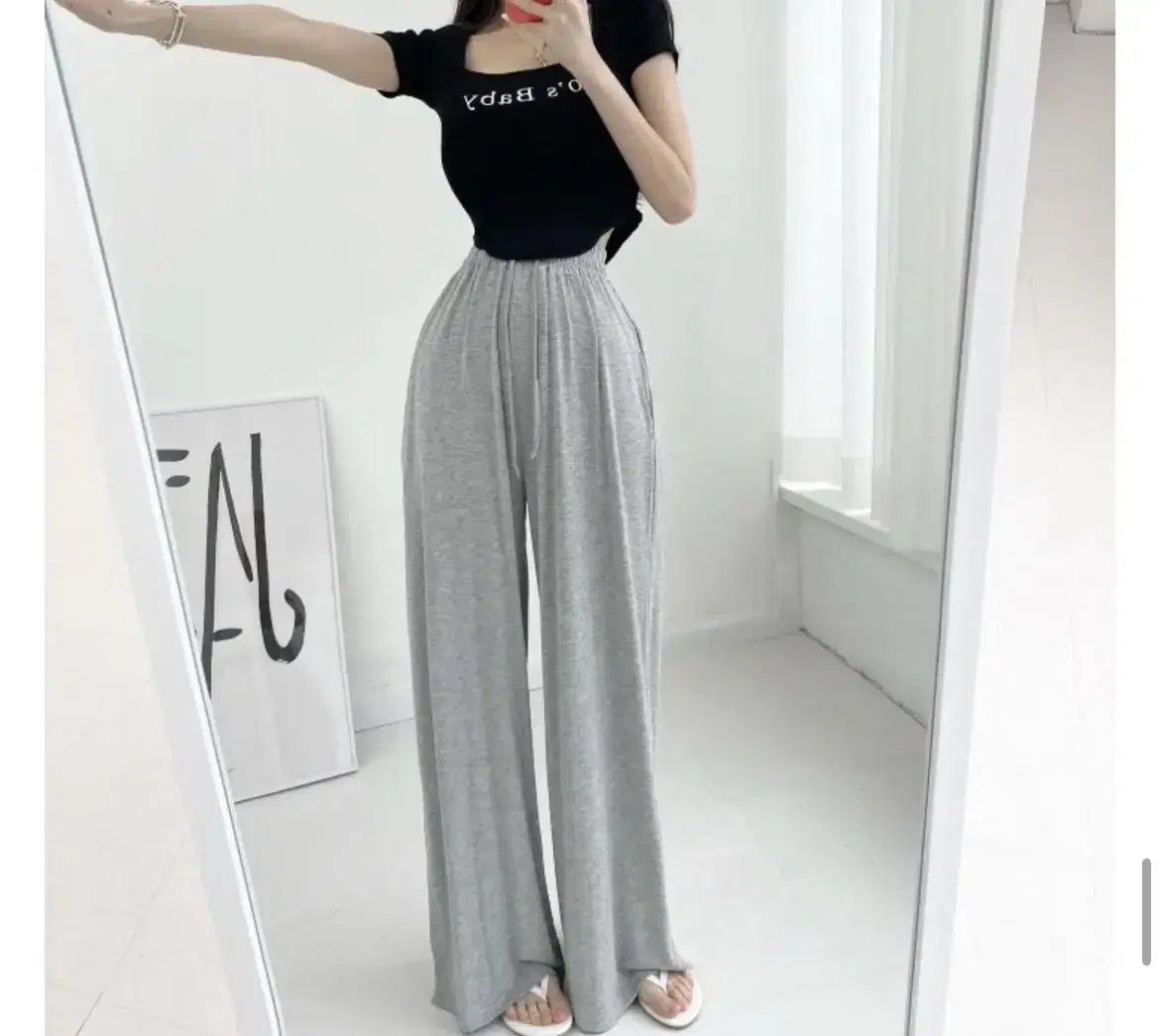 Long wide-legged pants with chambray banding