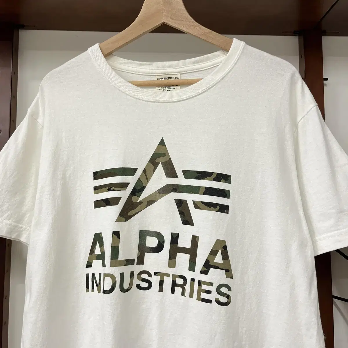 ALPHA INDUSTRIES camo T-shirt