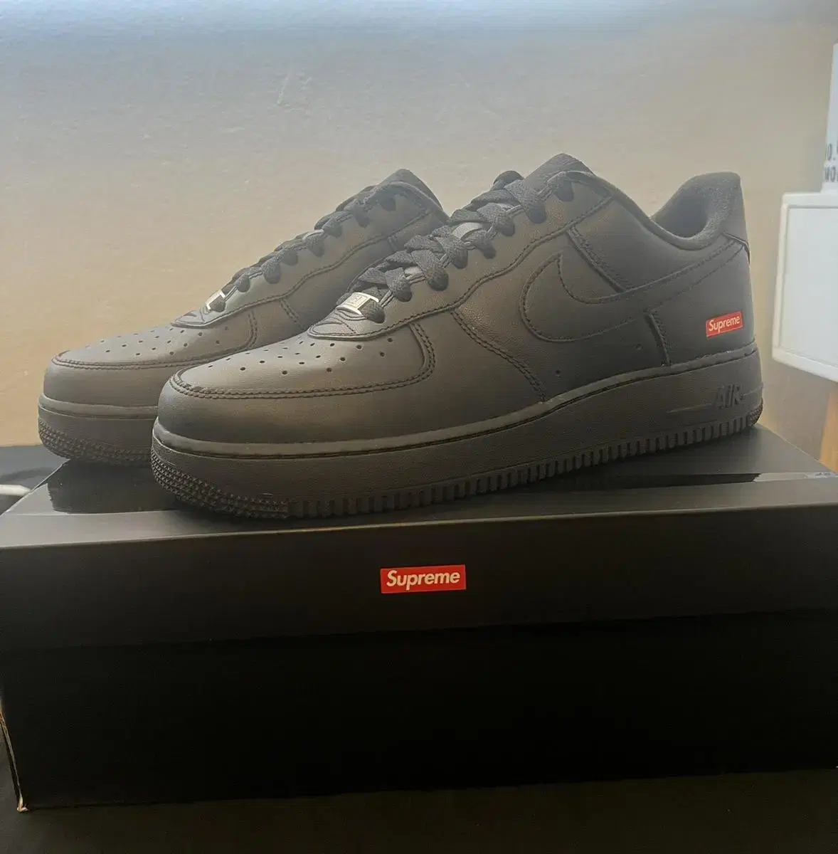 Brand New) 270,275 Nike x Supreme Air Force 1 Low Black Genuine