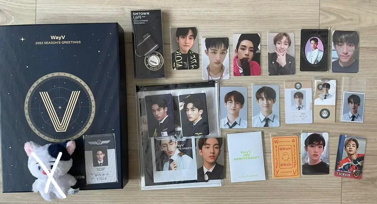 transferring emblems, seasons greetings, winwin photocard, wts