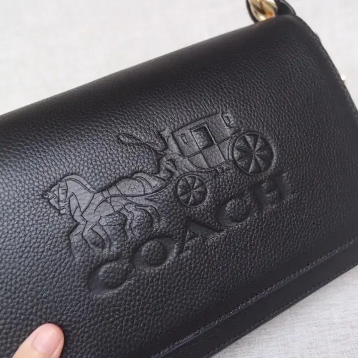 COACH 코치 F72703 제스 마차 로고 메신저백