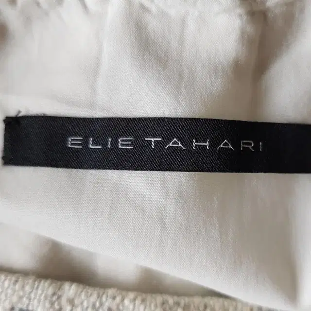 Elie Tahari 엘리 타하리 스커트(사이즈 55, 새제품)