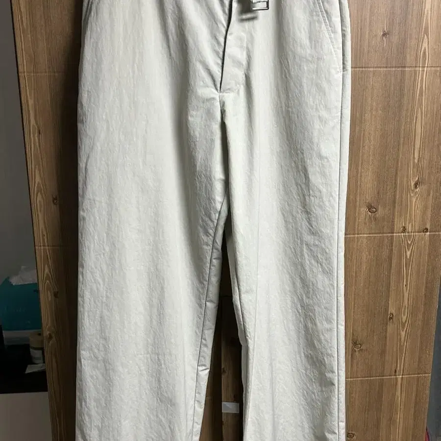 해칭룸 trousers