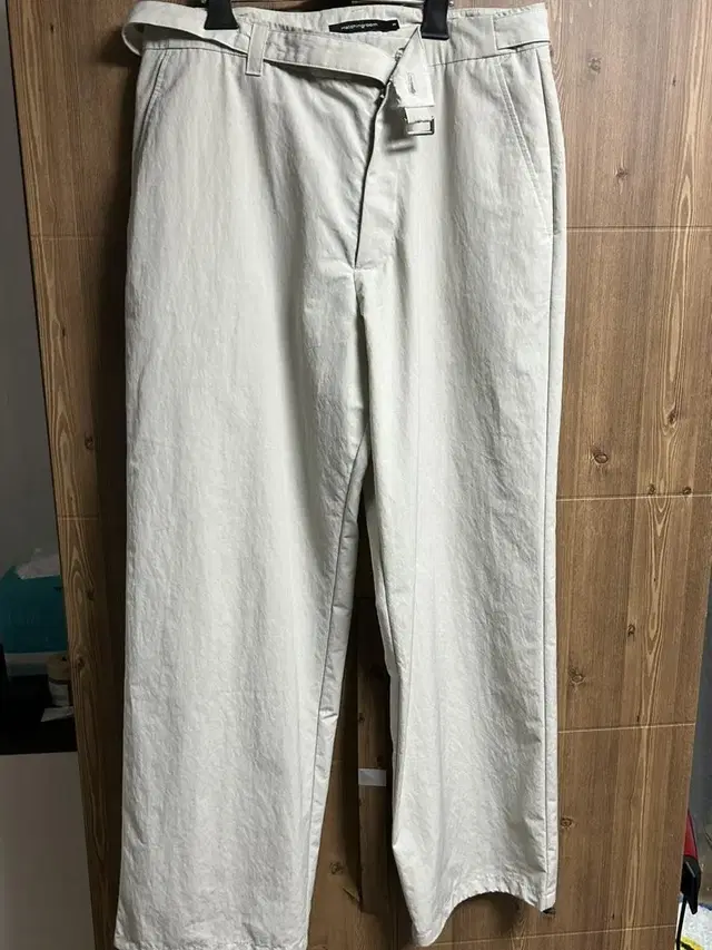 해칭룸 trousers