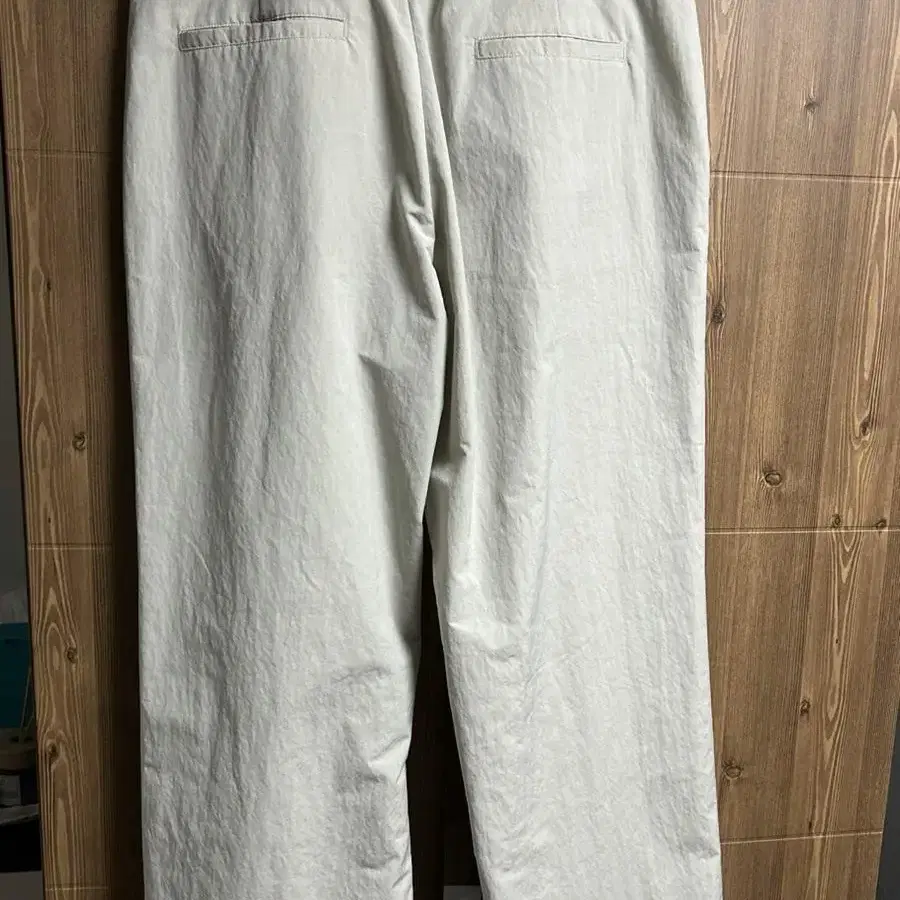 해칭룸 trousers