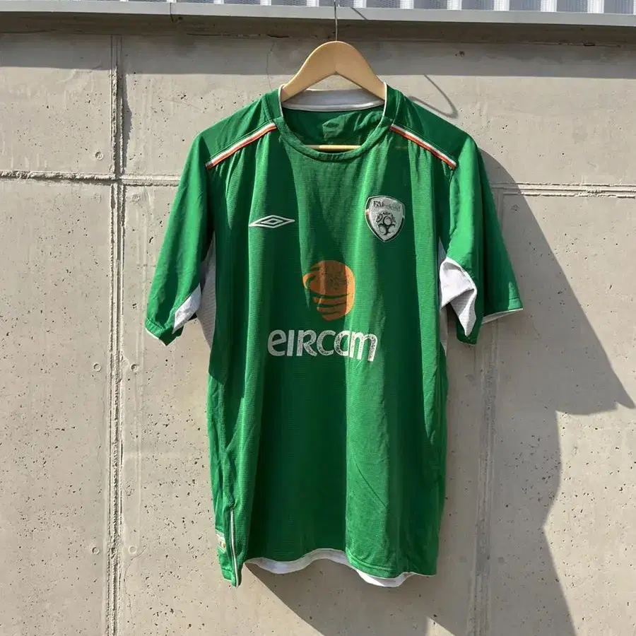 04-06 Umbro FAIreland football jersey