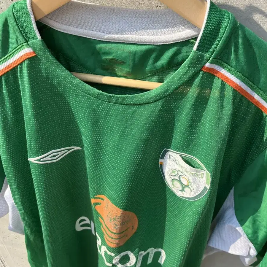 04-06 Umbro FAIreland football jersey