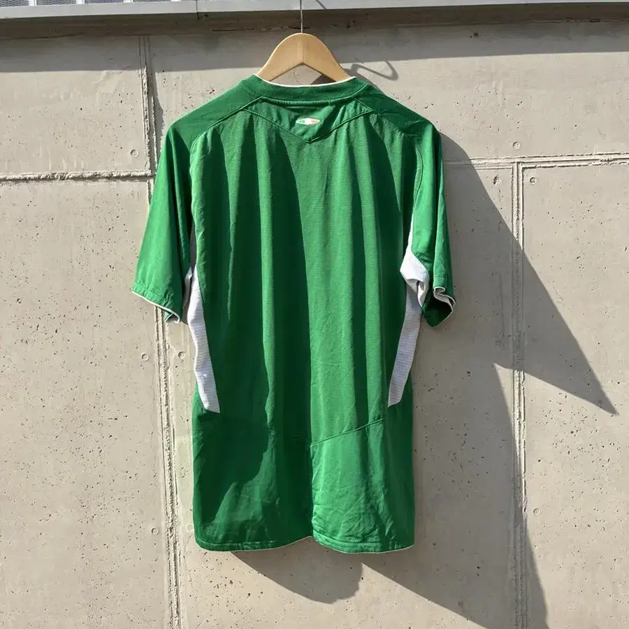 04-06 Umbro FAIreland football jersey