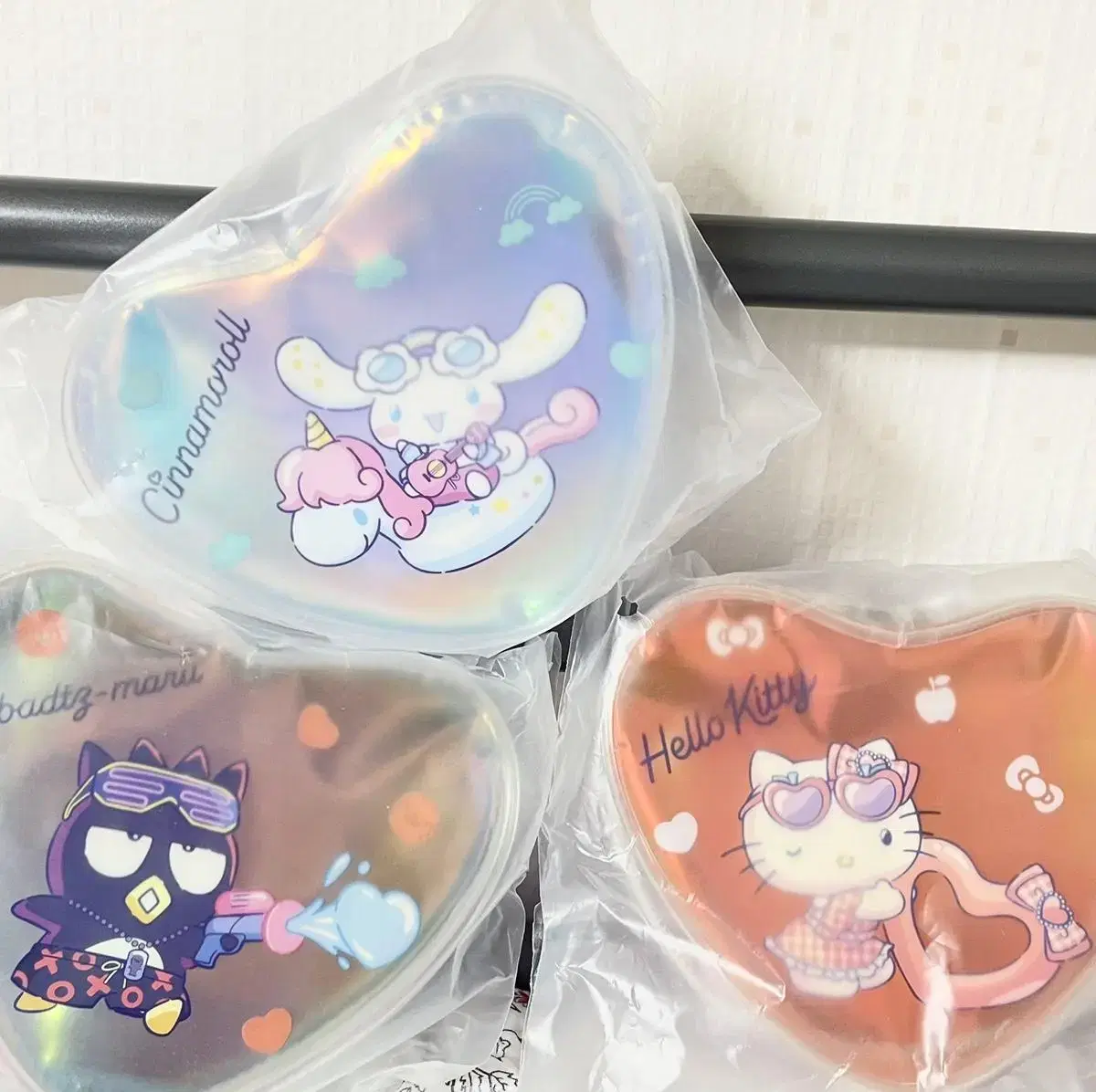 San Rio Nightpool Heart Pouch Kuji / Kitty.Cinnamoroll. Badbatsumaru.