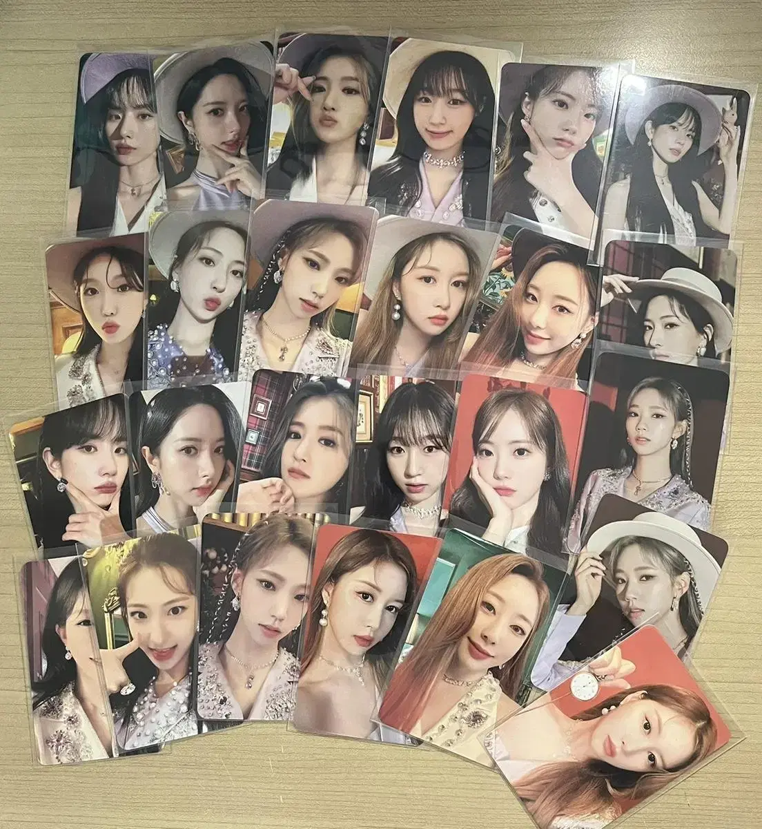 WJSN Wonderland photocard sells