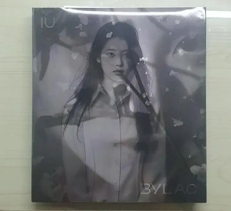 IU ByLock album WTS