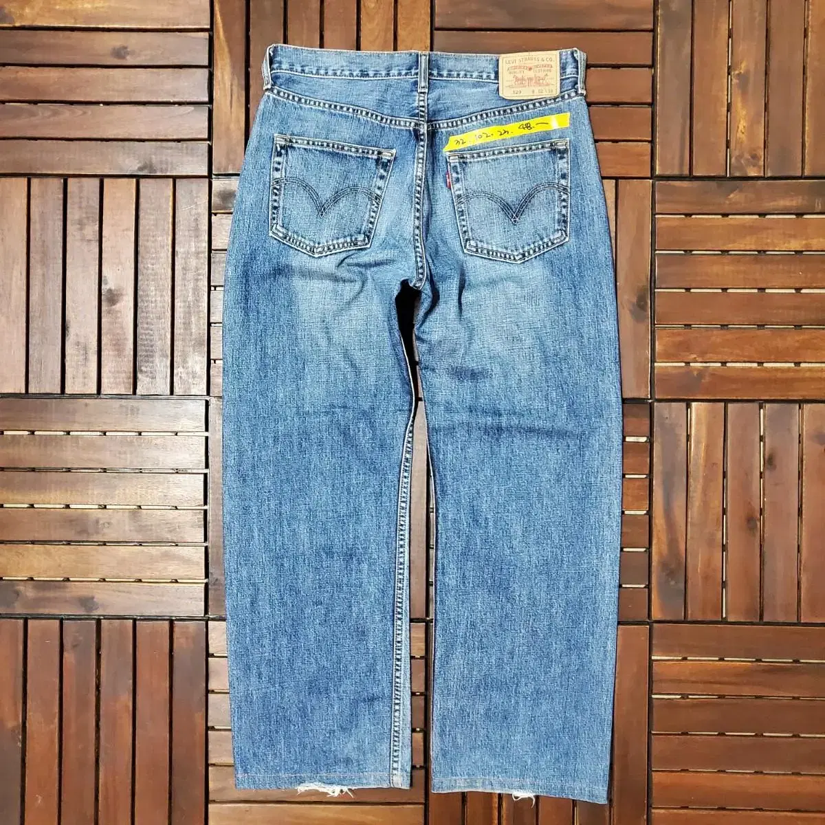 00s Levis 520 (32 inch)