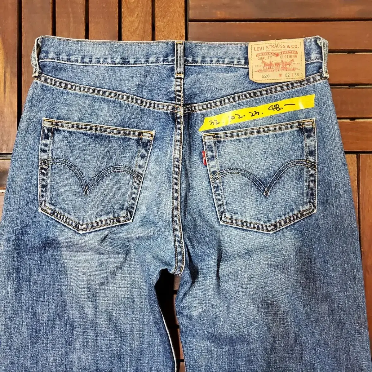 00s Levis 520 (32 inch)