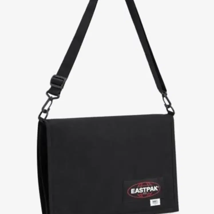 MM6 x Eastpak Crew XL 숄더백