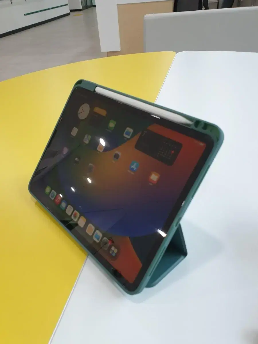 This is an iPad Pro 11, 11-inch case.